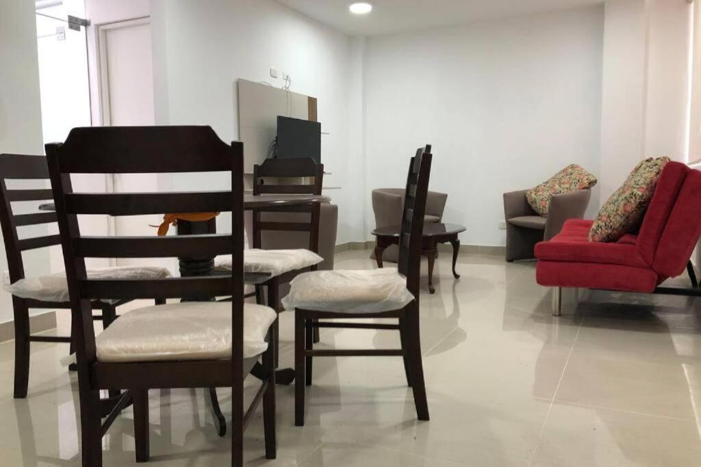 2- Amplio Departamento Remodelado En Miraflores Lima Buitenkant foto